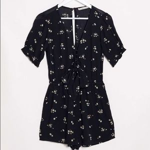 Abercrombie & Fitch tie front floral romper